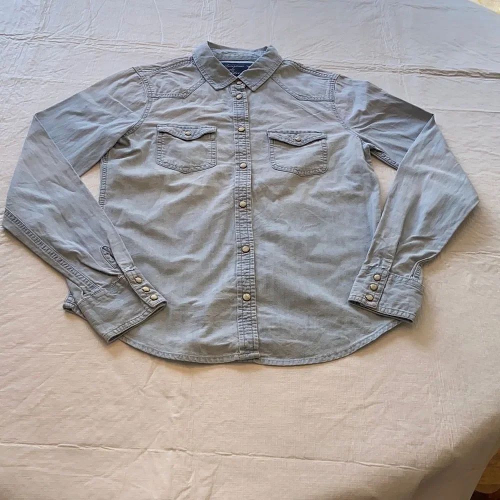 American Eagle Denim Button Down Top